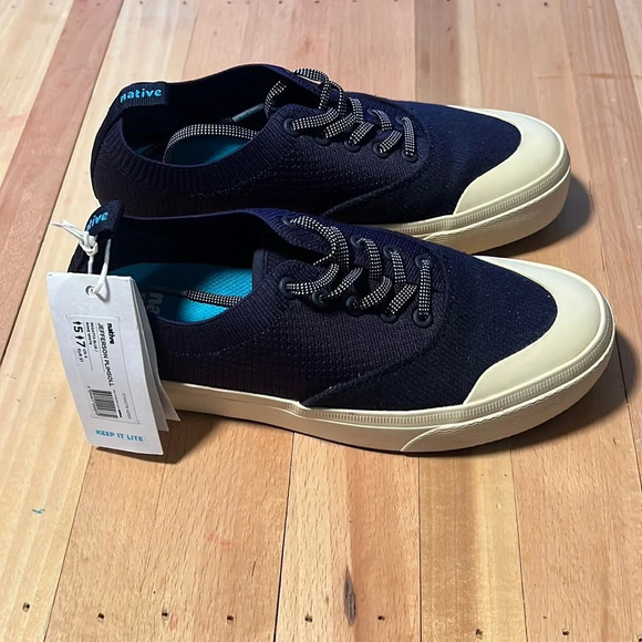 Native Unisex Jefferson Plimsoll . Size 4 - Picture 3 of 8